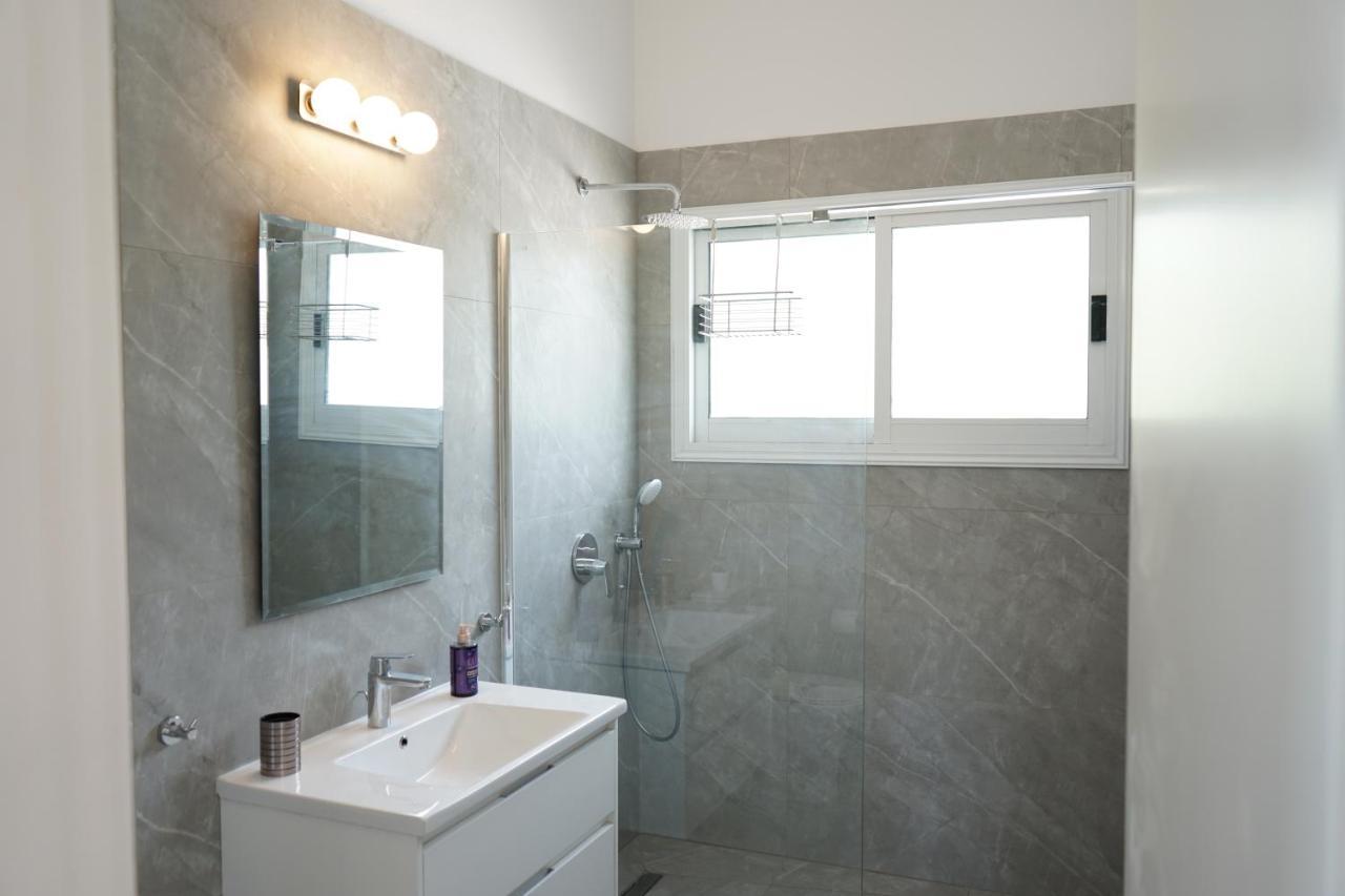 Villa Coral Cove Peyia Exterior photo